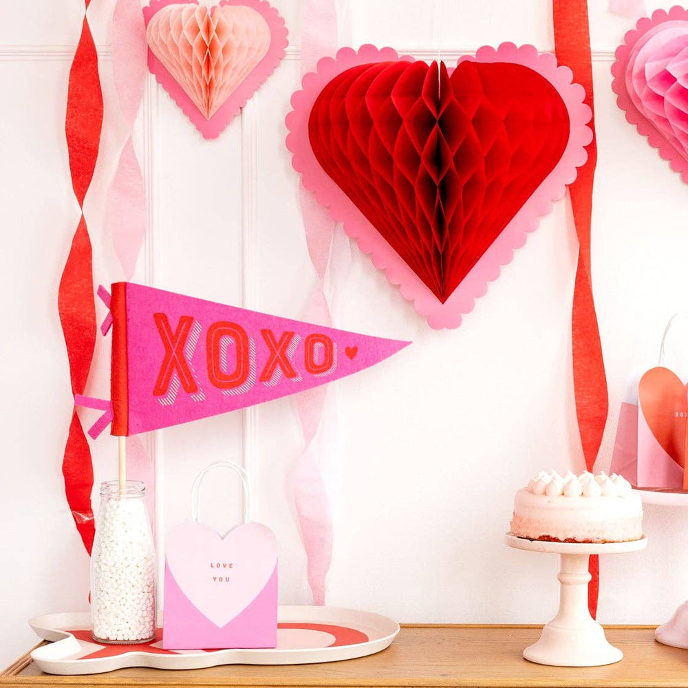 
                      
                        VAL1015 -  XOXO Felt Pennant
                      
                    