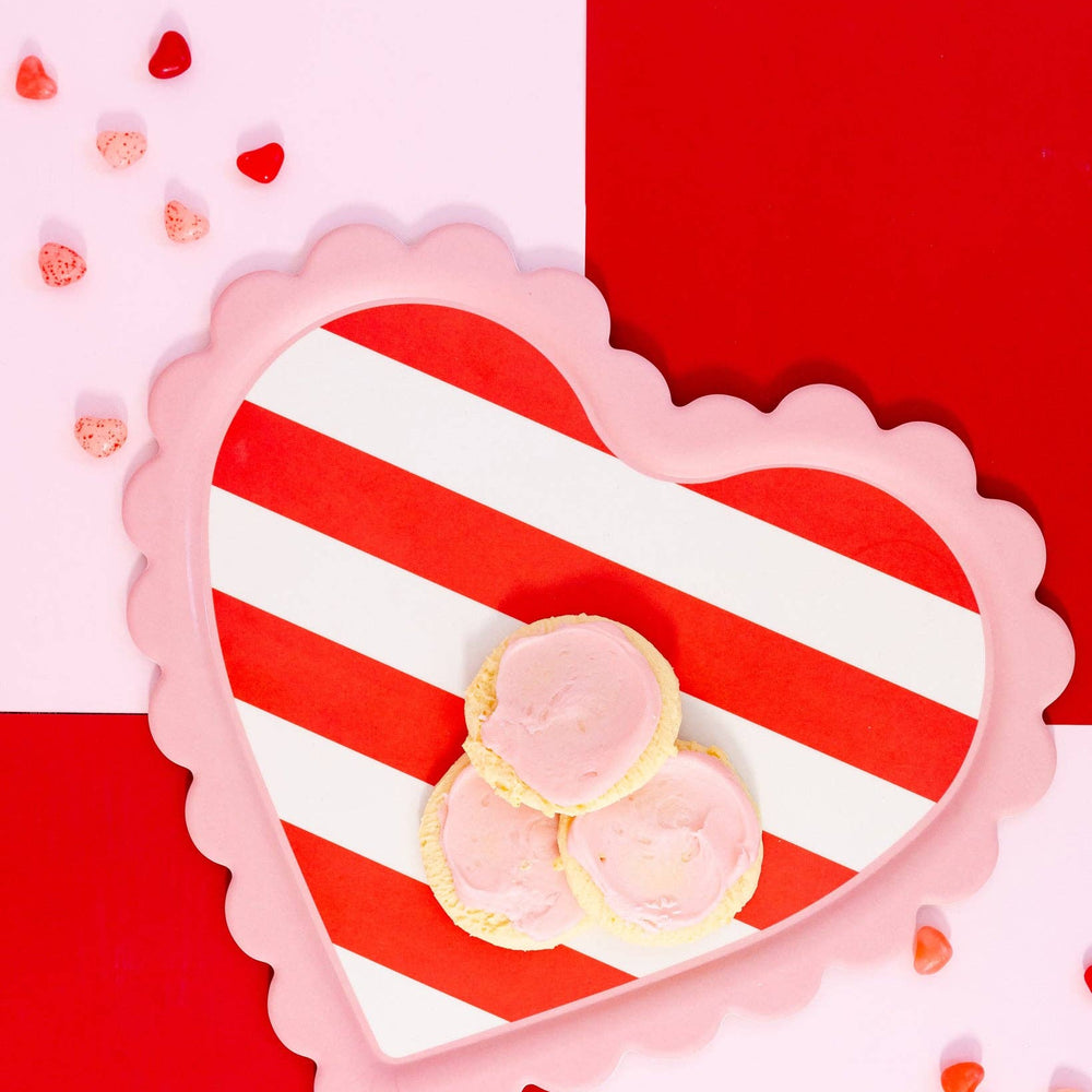 VAL1120 - Scalloped Striped Heart Tray