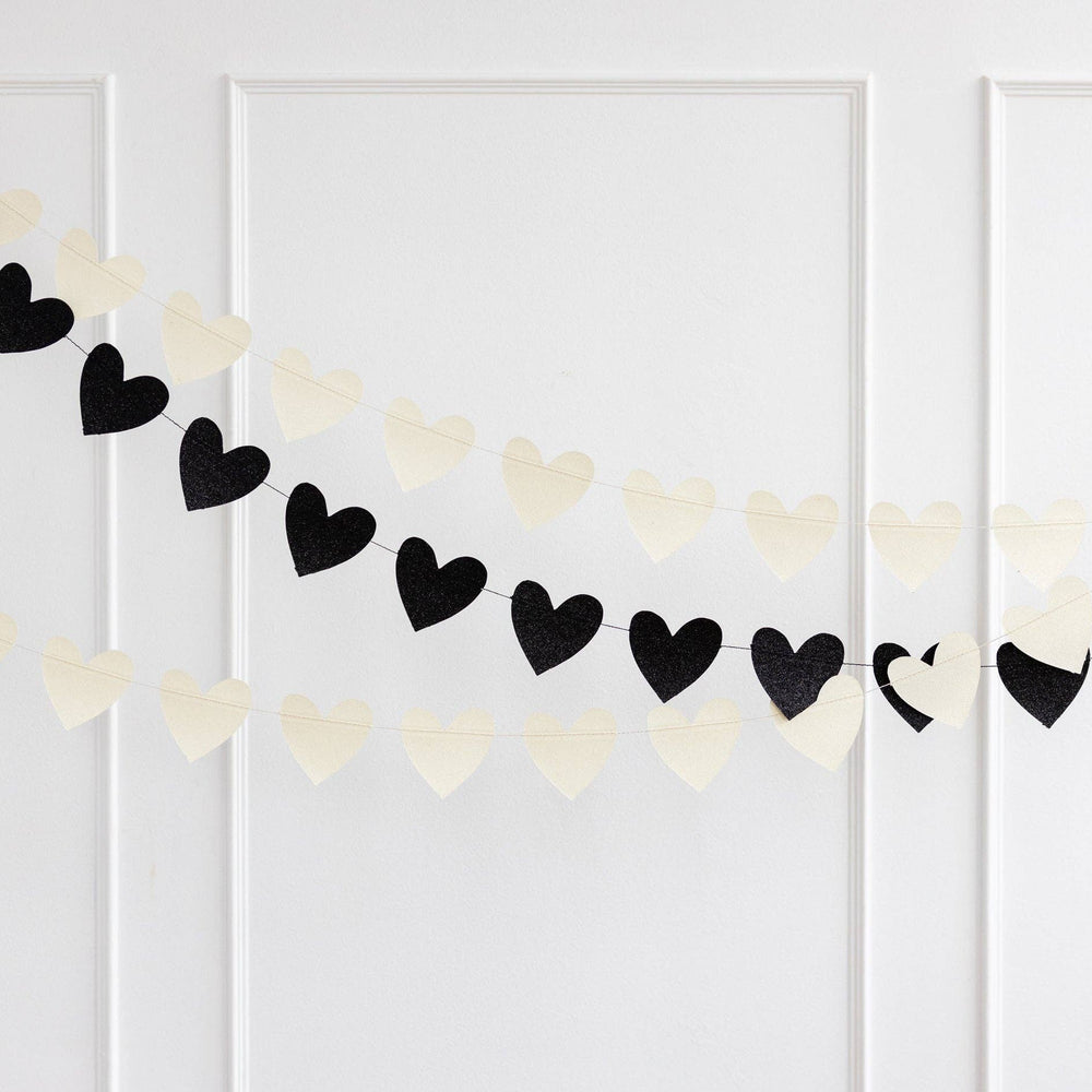 
                      
                        XOX1002 -  Glitter Heart Banner Set
                      
                    