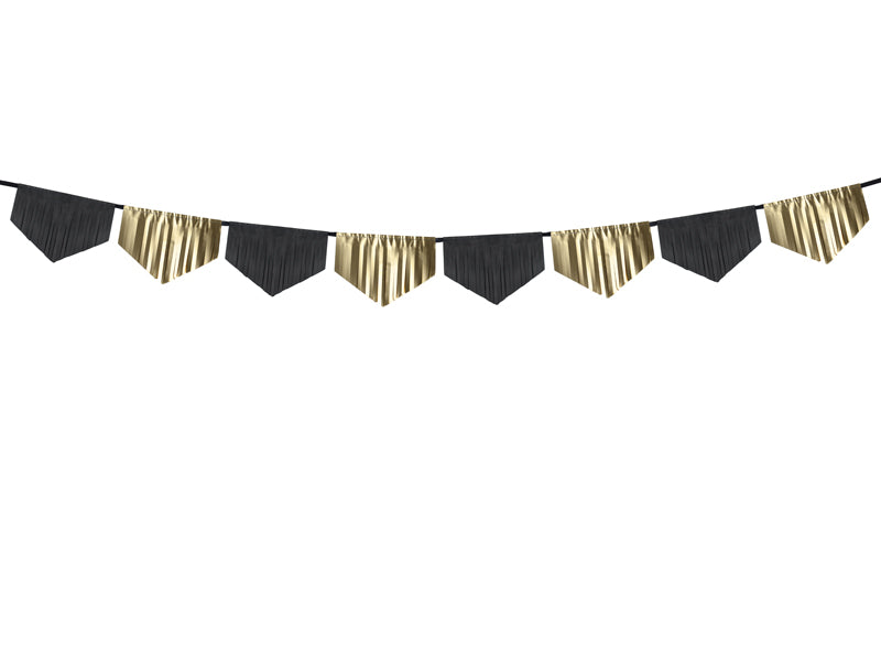 Scalloped fringe garland