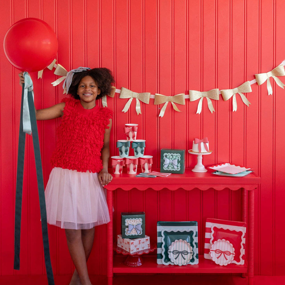 
                      
                        Red and Pink Bow Paper Cups
                      
                    