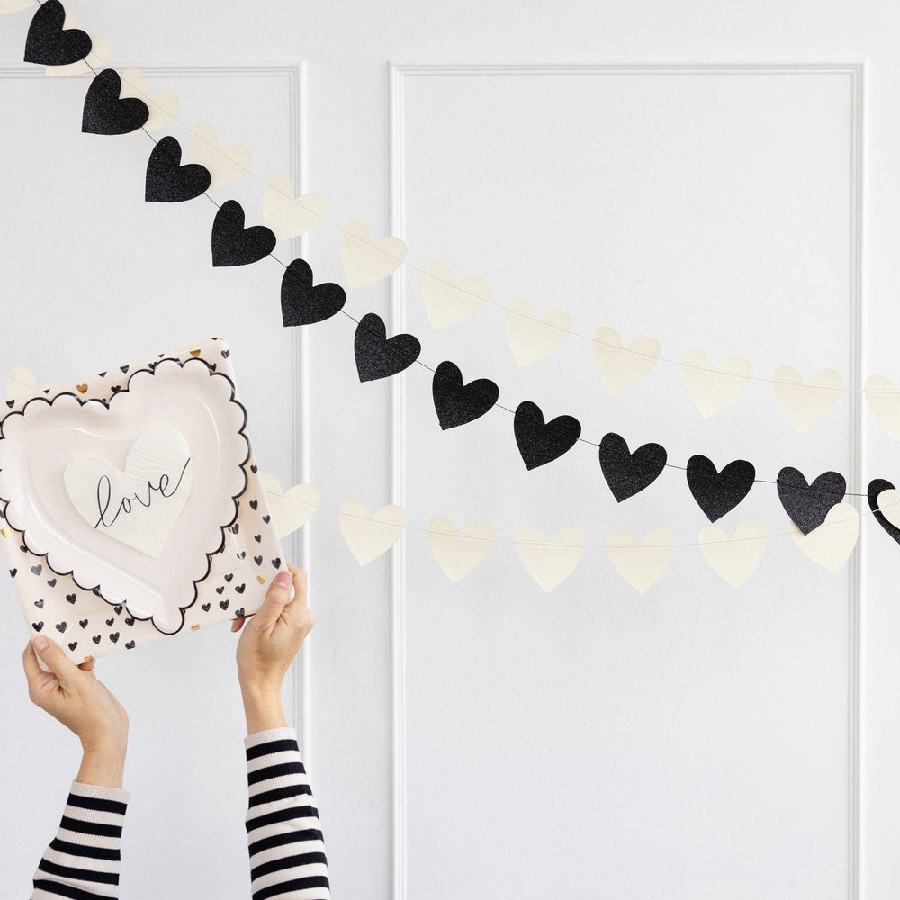 
                      
                        XOX1002 -  Glitter Heart Banner Set
                      
                    